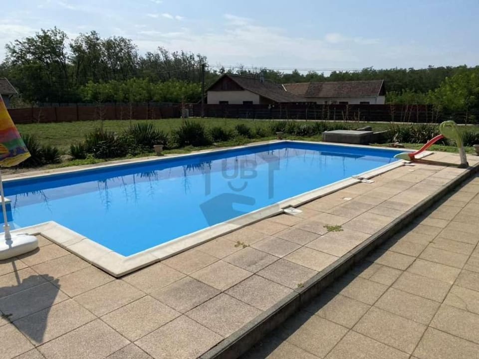 Karina nyaraló medencével House in Hungary