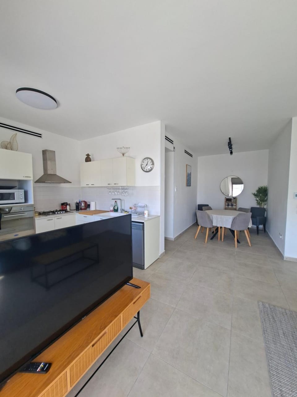 Dining area, kitchen