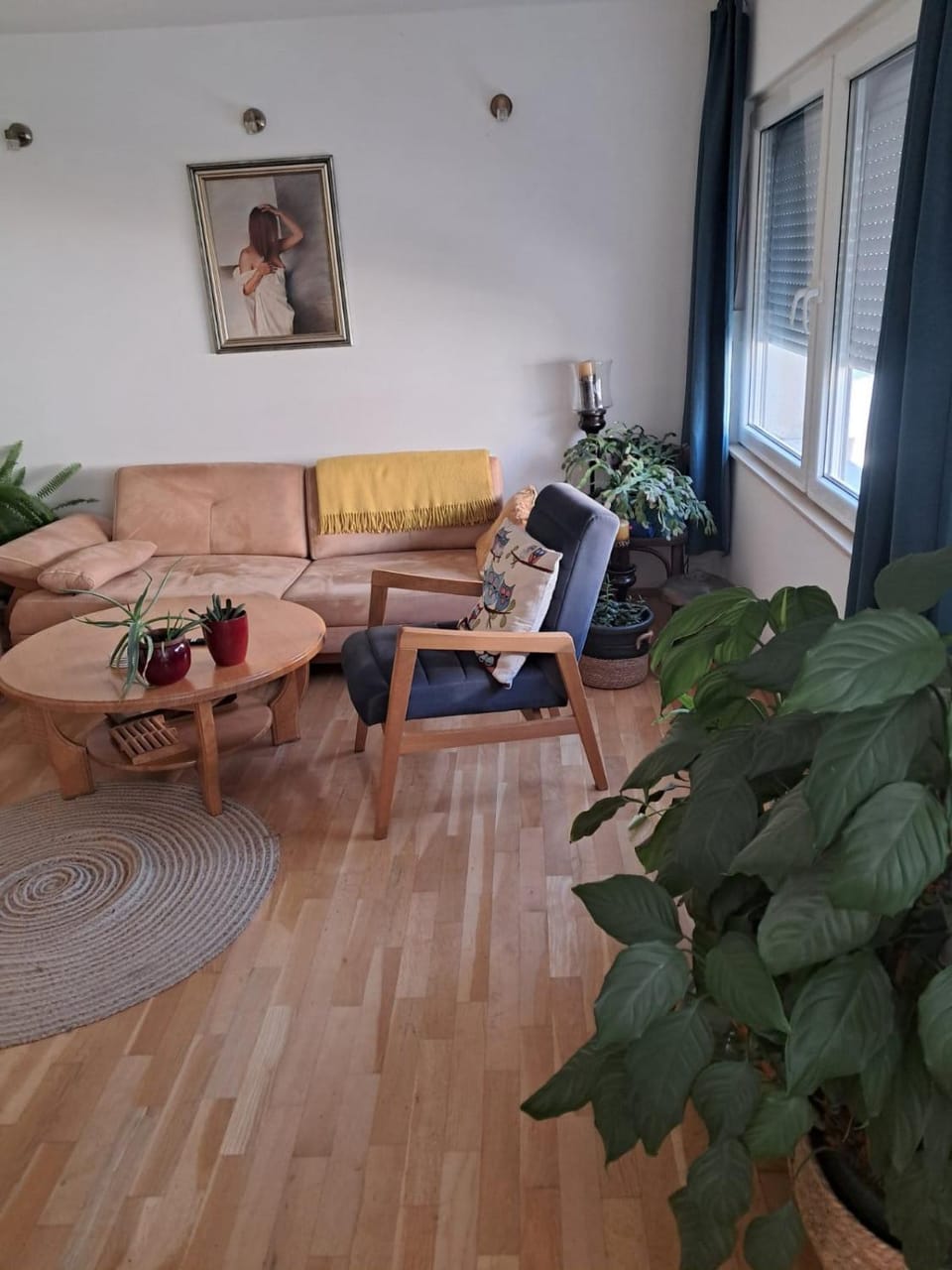 Communal lounge/ TV room