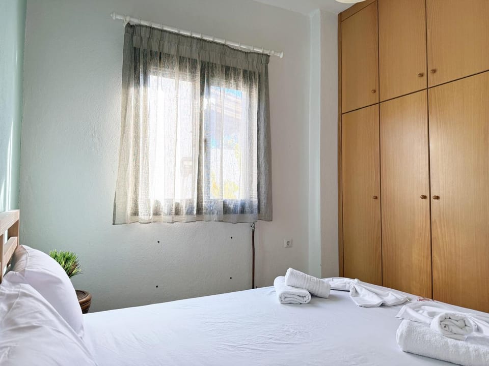 Bed, Photo of the whole room, Bedroom, wardrobe