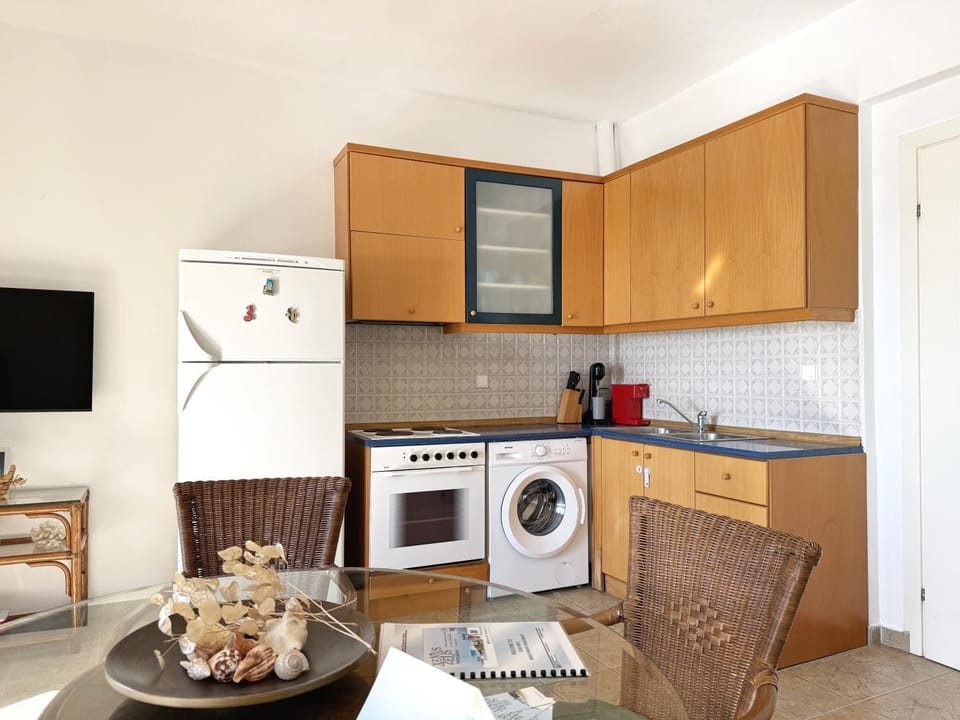 Coffee/tea facilities, Kitchen or kitchenette, Dining area, oven, pet friendly, stove, toaster