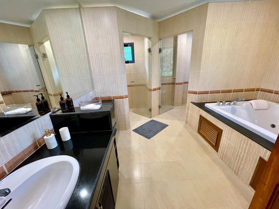 Bathroom, Bath