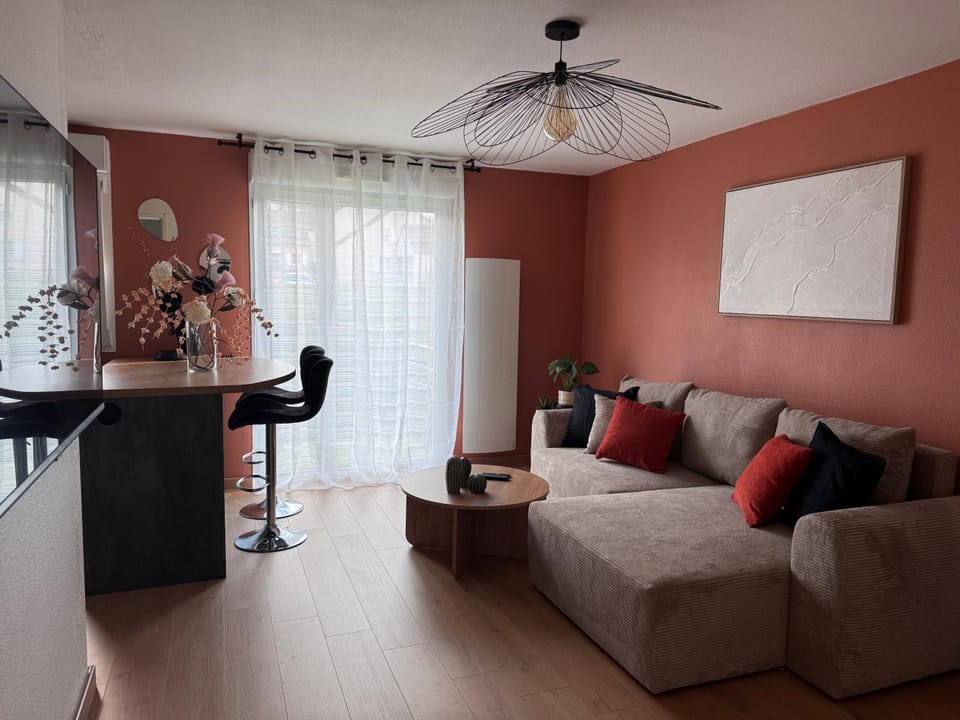 Kitchen or kitchenette, Living room