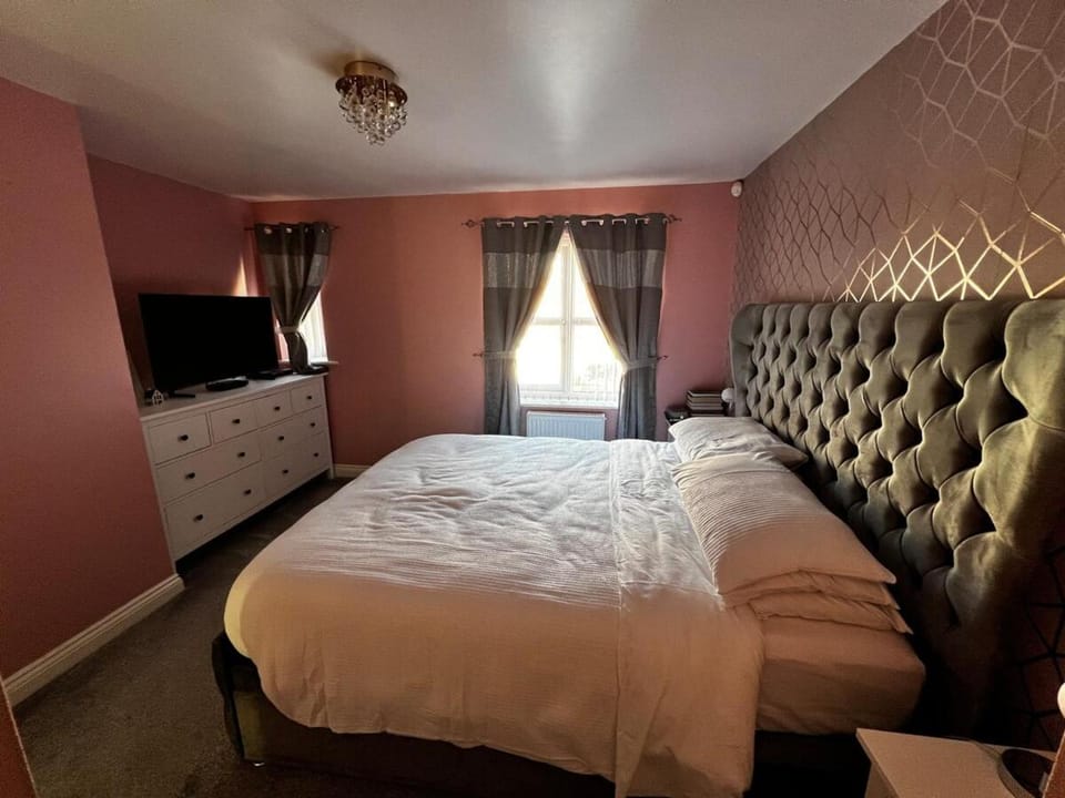 Executive Home House in Borough of Barnsley