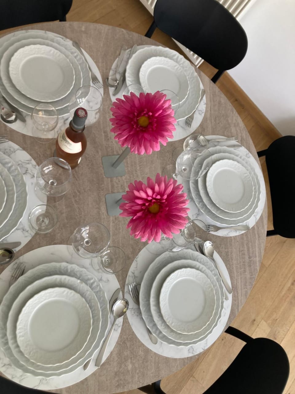 Food and drinks, Dining area, Food
