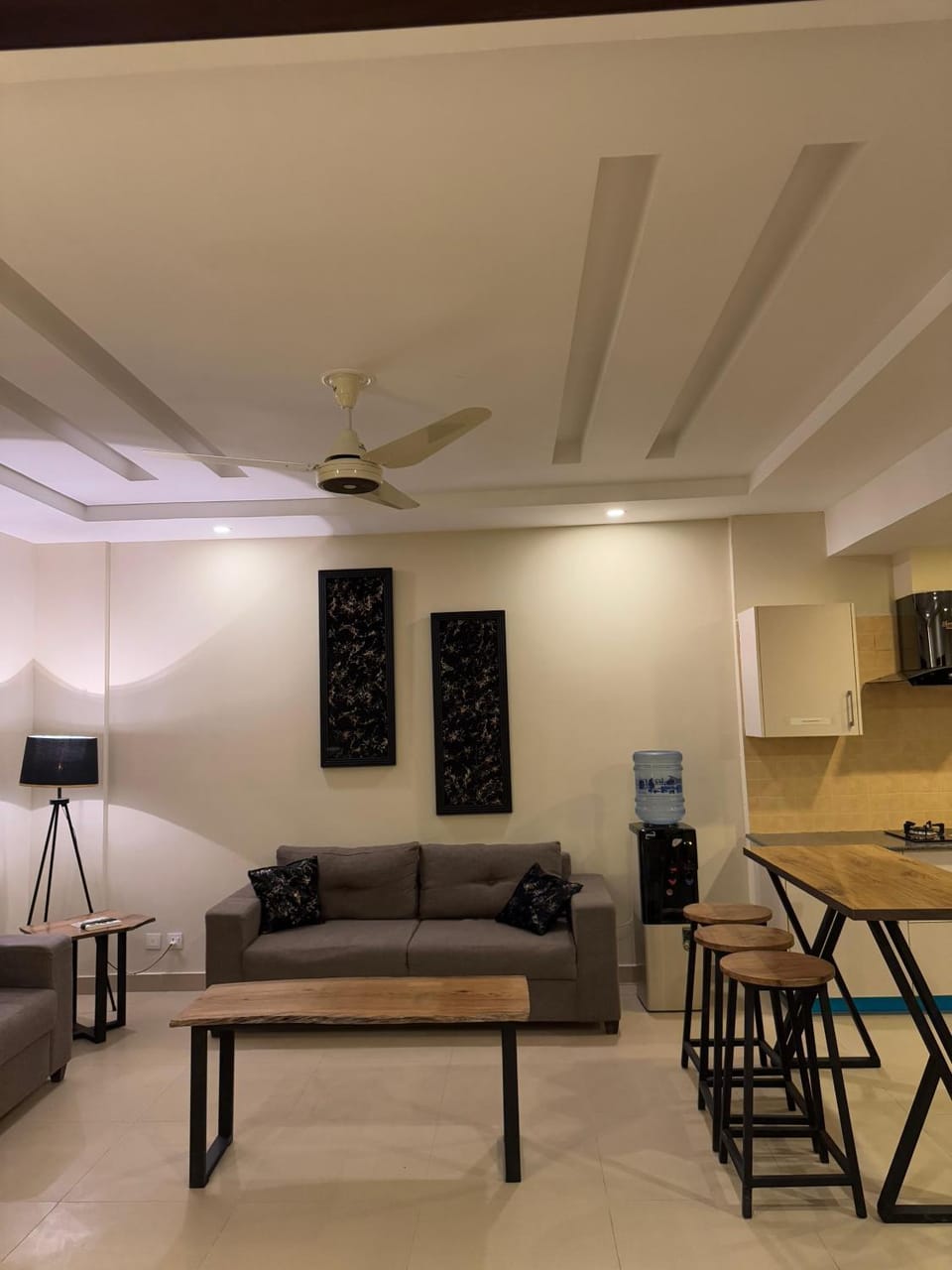 Communal lounge/ TV room, Kitchen or kitchenette, Living room, Seating area, Dining area