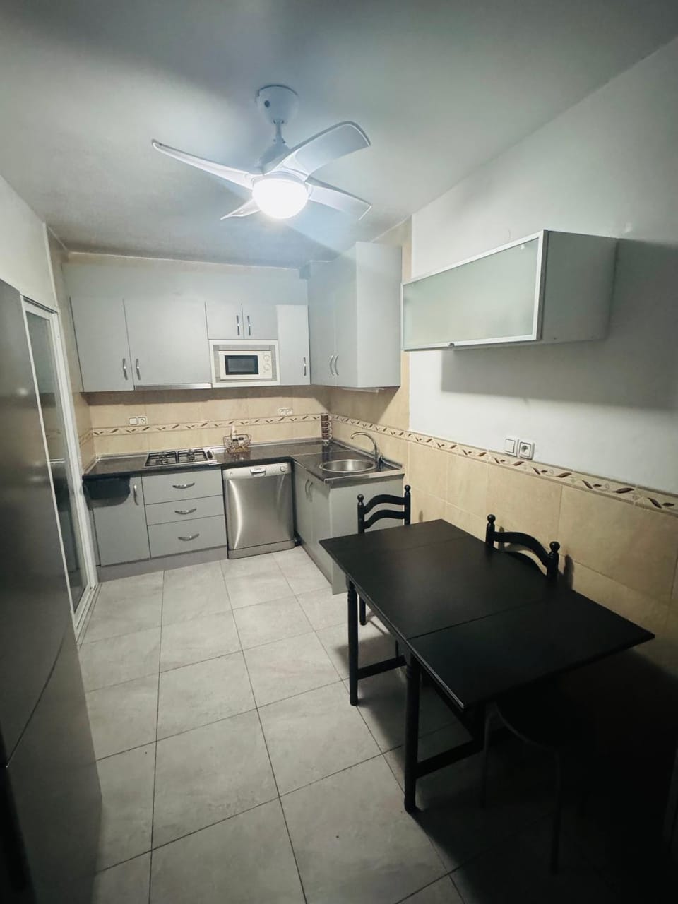 Spacious apartment 100m from the beach and promenade Apartment in Torrevieja