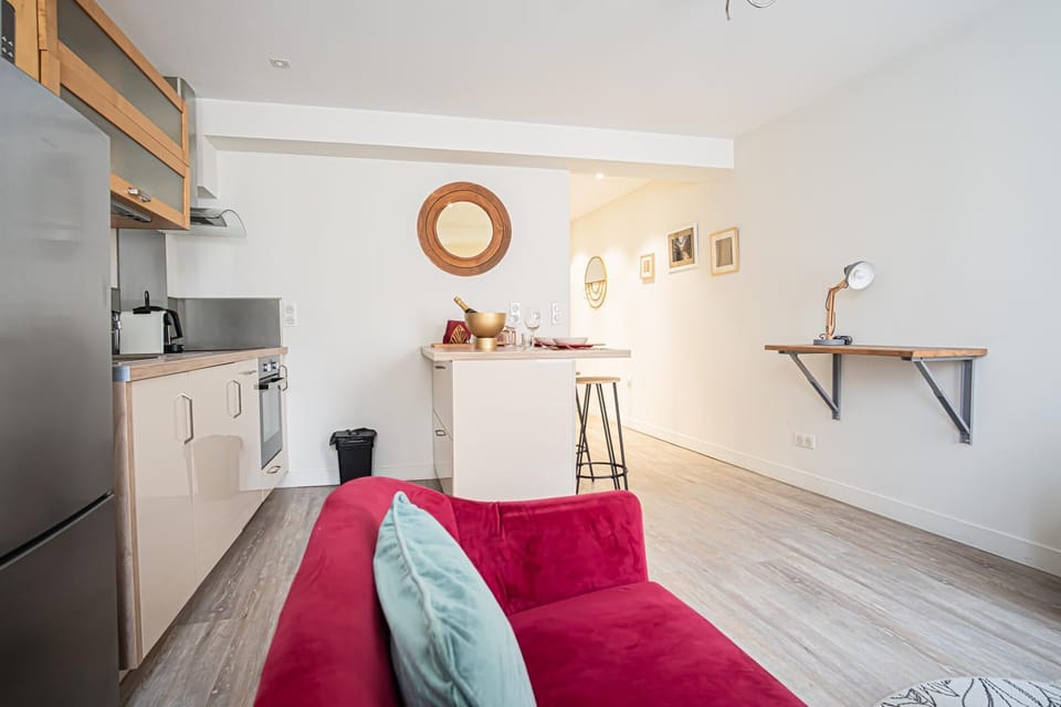 Dining area, kitchen