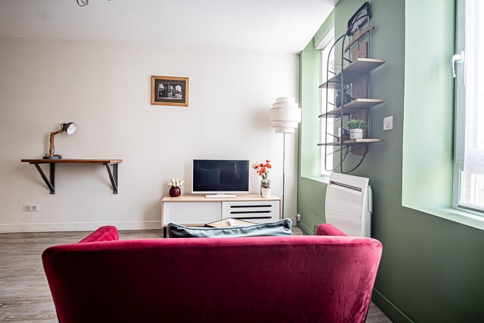 TV and multimedia, Living room, Seating area, storage