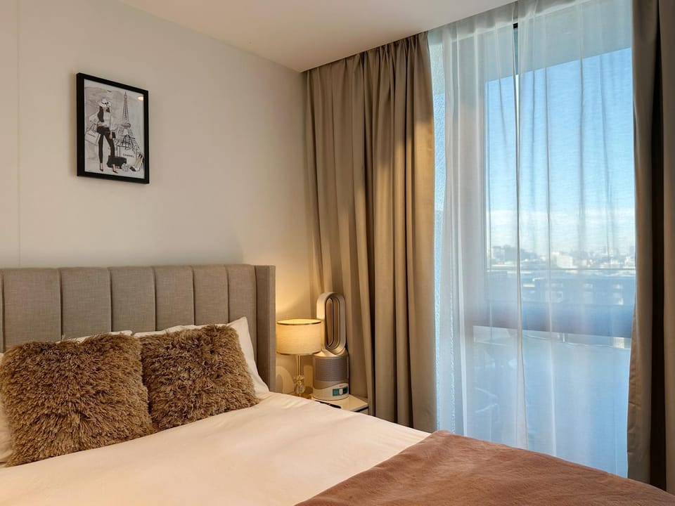 Southbank 2 bedrooms private spa big balcony with carpark Apartment in Southbank