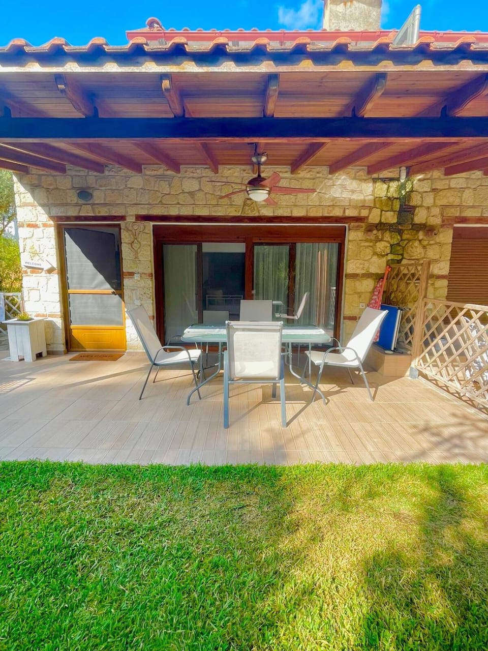Property building, Garden, Balcony/Terrace, Garden view