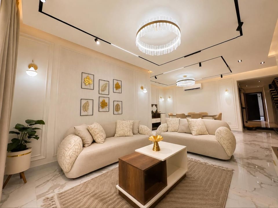 Hotel-Style Luxury Penthouse Mountain View Hyde Park New Cairo Apartment in New Cairo City