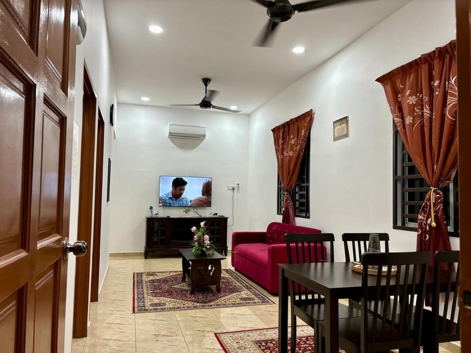 TV and multimedia, Living room, Dining area, air conditioner