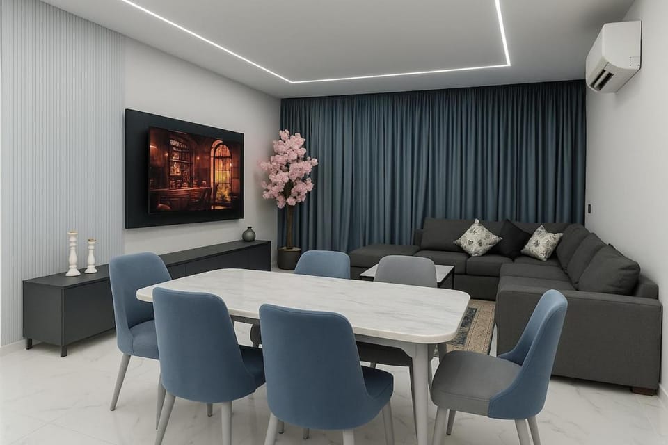 Communal lounge/ TV room, TV and multimedia, Living room, Seating area, Dining area, Evening entertainment