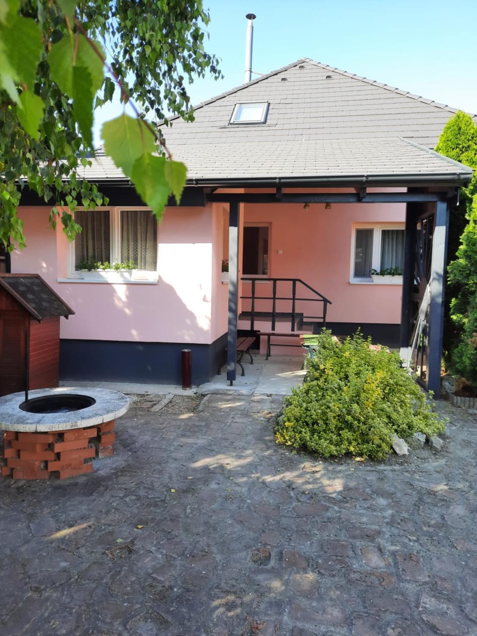 Pink Apartman Apartment in Hungary