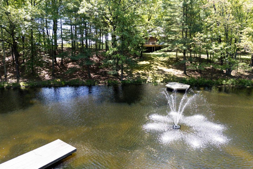 Catskill Estate epic views hot tub House in Kingston