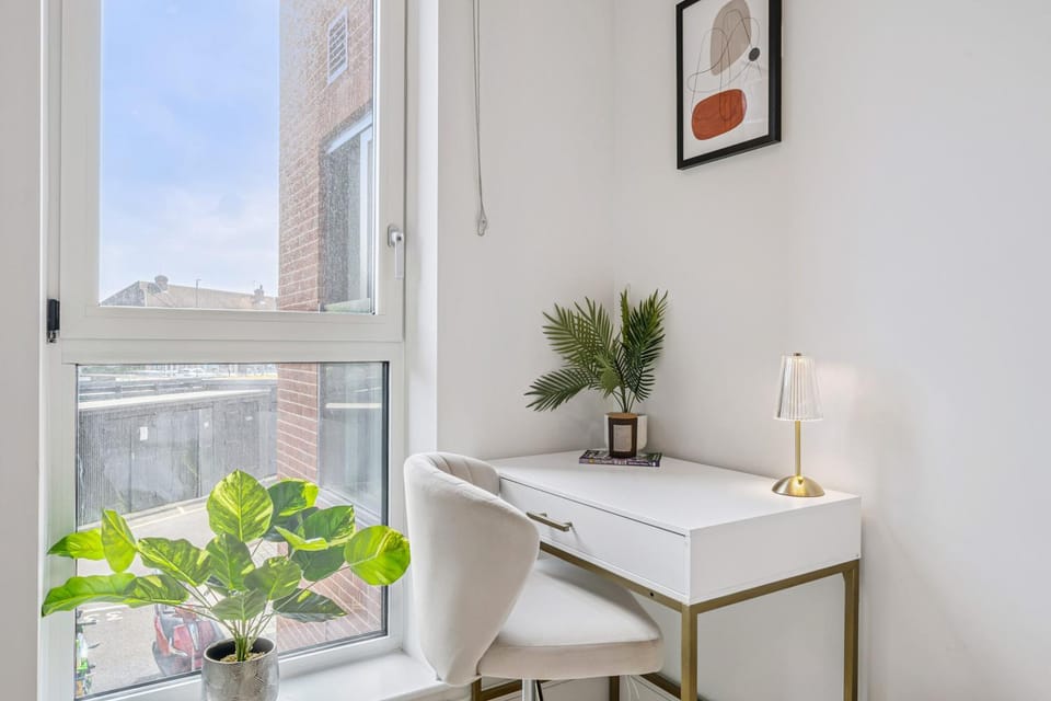 Luxury Apartment - West Wimbledon with Cinema & Game Room, Gym, Parking Apartment in Kingston upon Thames