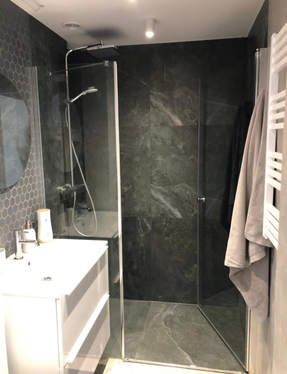 Shower, Bathroom, towels