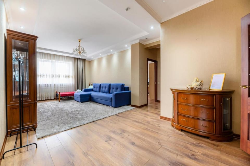 Bed, Living room, Seating area