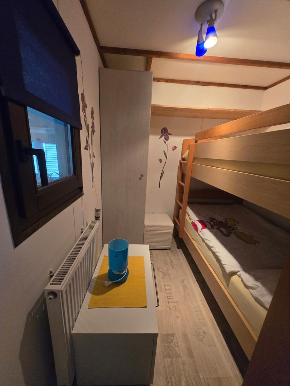 bunk bed
