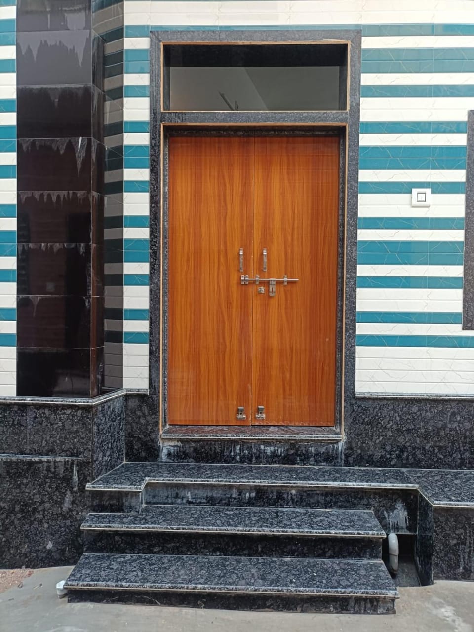 Facade/entrance, Day