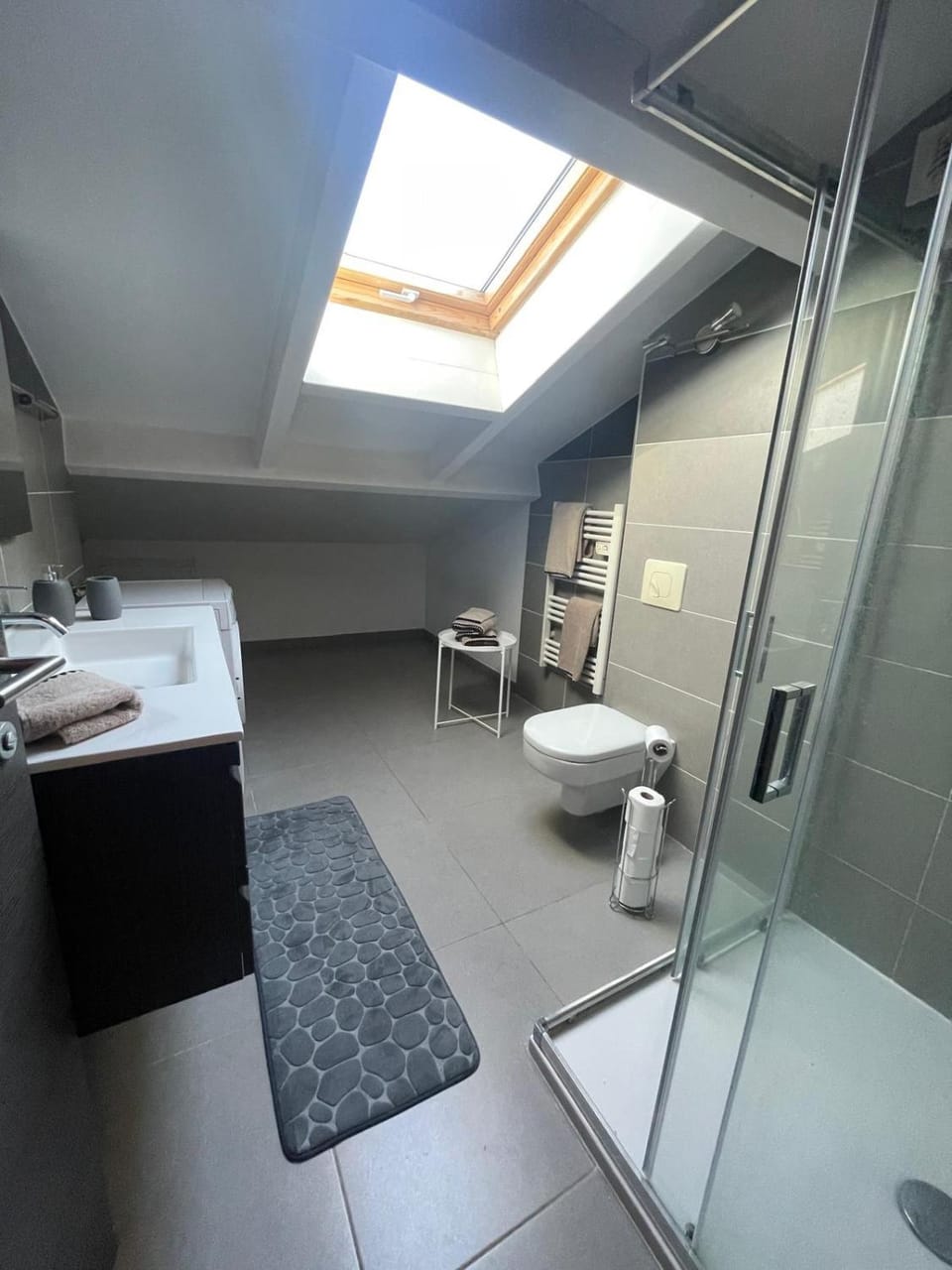 Shower, Toilet, Bathroom