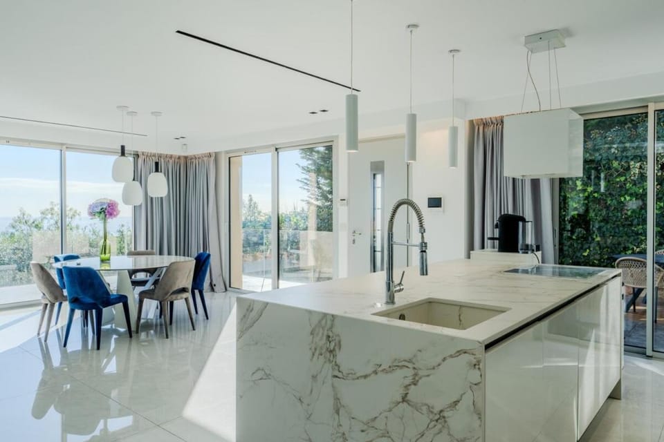 Villa Prestige | Vue Mer & Piscine proche de Super Cannes Villa in French Riviera