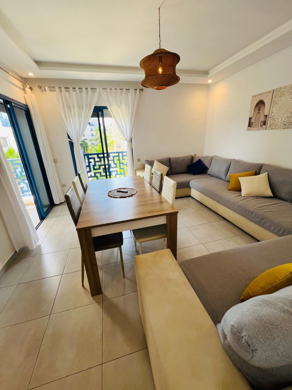 Appartement vue sur piscine à 5 min à pied de la Plage - Résidence Luxe avec Piscines & Parcs Enfants Apartment in Tangier-Tétouan-Al Hoceima