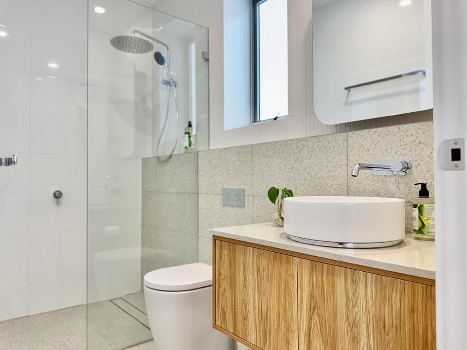 Shower, Toilet, Bathroom, hair dryier