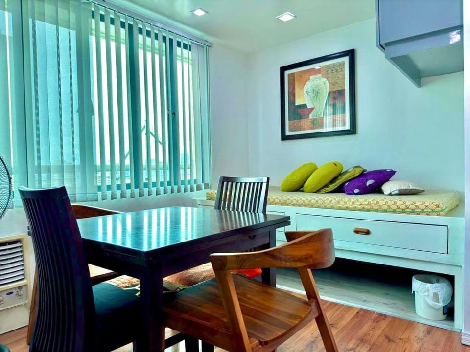 Entire Condo loft in Mandaluyong Apartment in Mandaluyong
