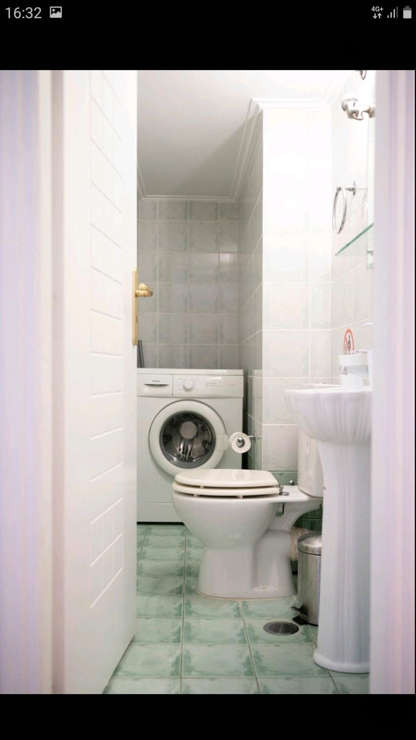 Beautiful Victoria Apartment in Athens