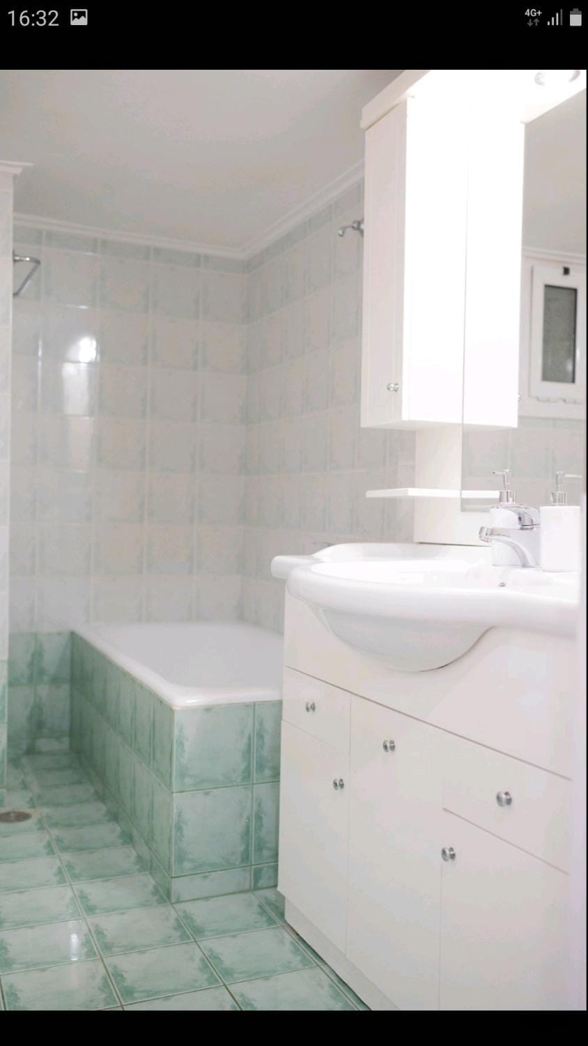 Beautiful Victoria Apartment in Athens