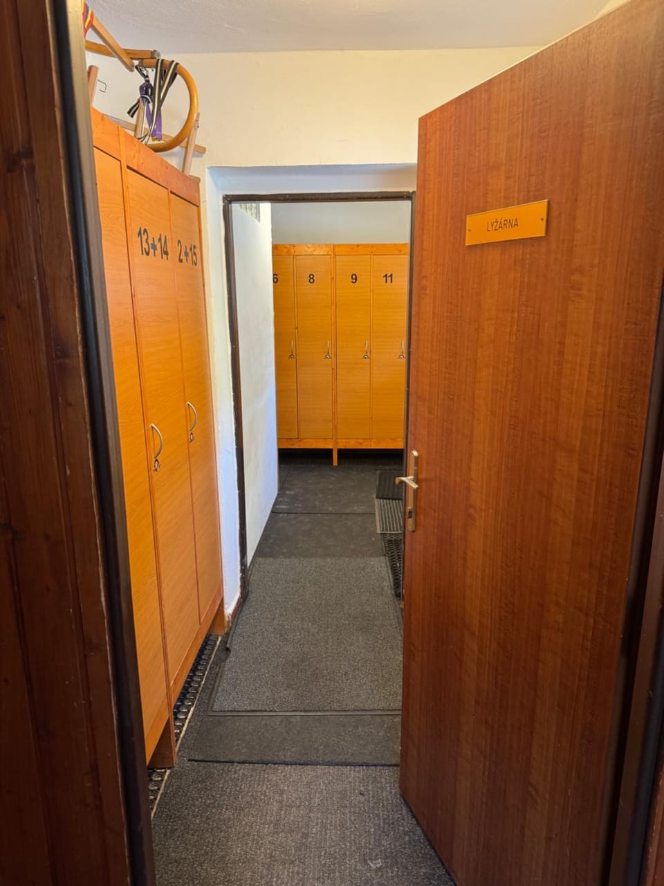 Skiing, storage