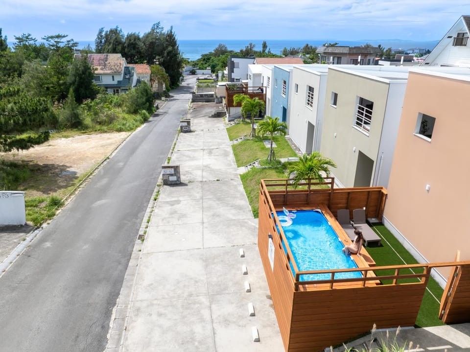 Property building, Swimming pool
