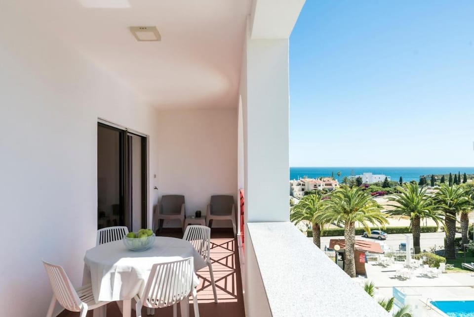 Sunshine Holidays Apartment Apartment in Porches
