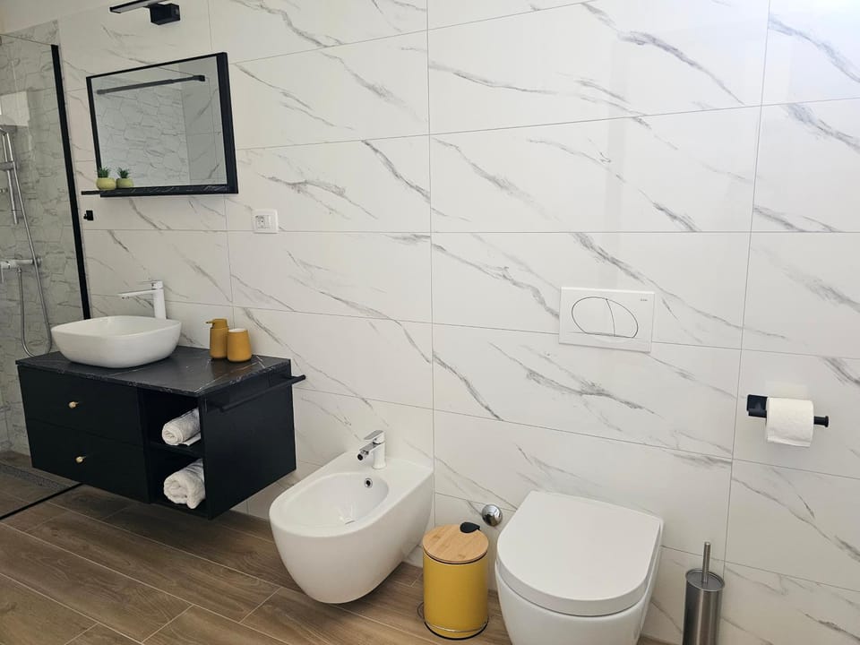 Toilet, Bathroom