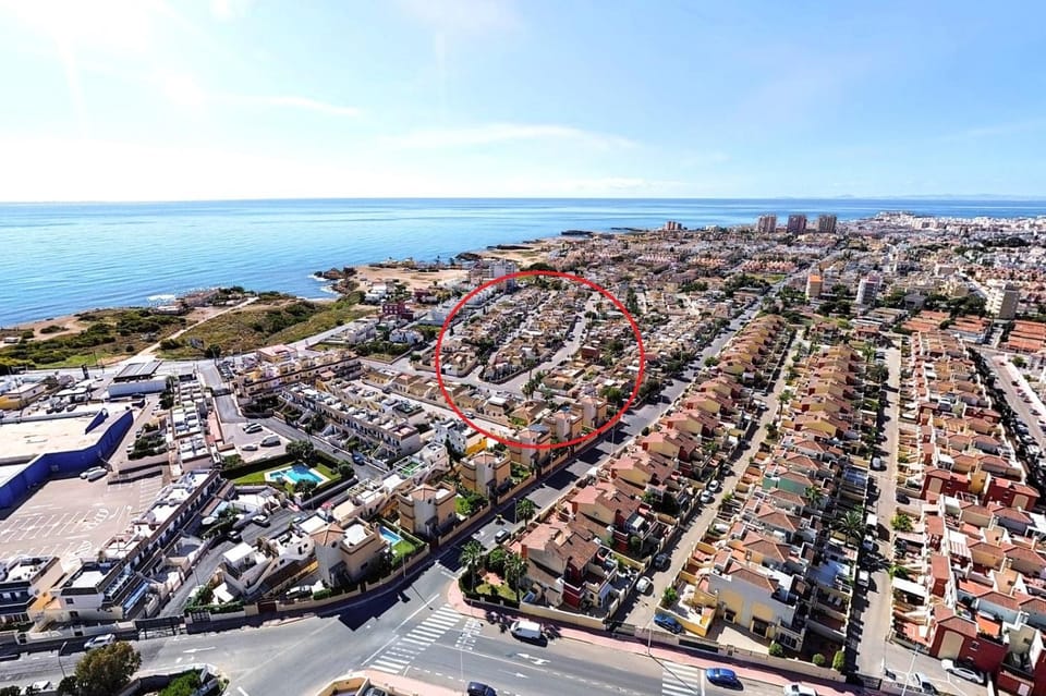 Neighbourhood, Natural landscape, Bird's eye view