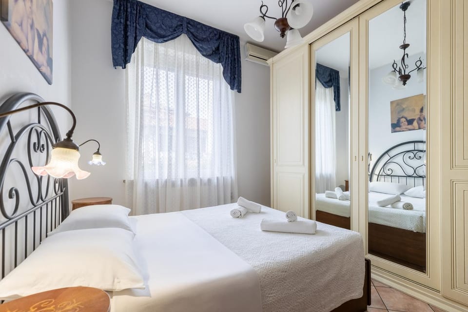 Bed, Photo of the whole room, Bedroom, wardrobe