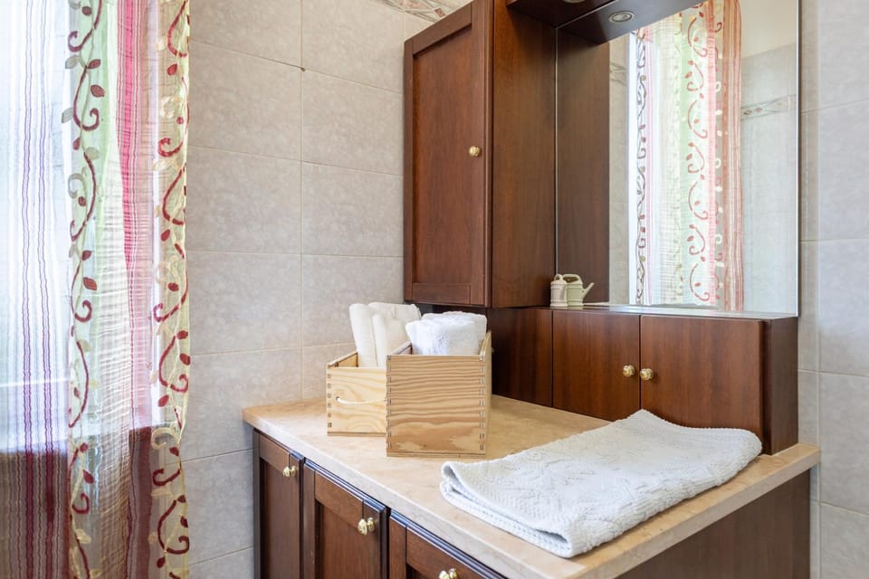 Bathroom, towels