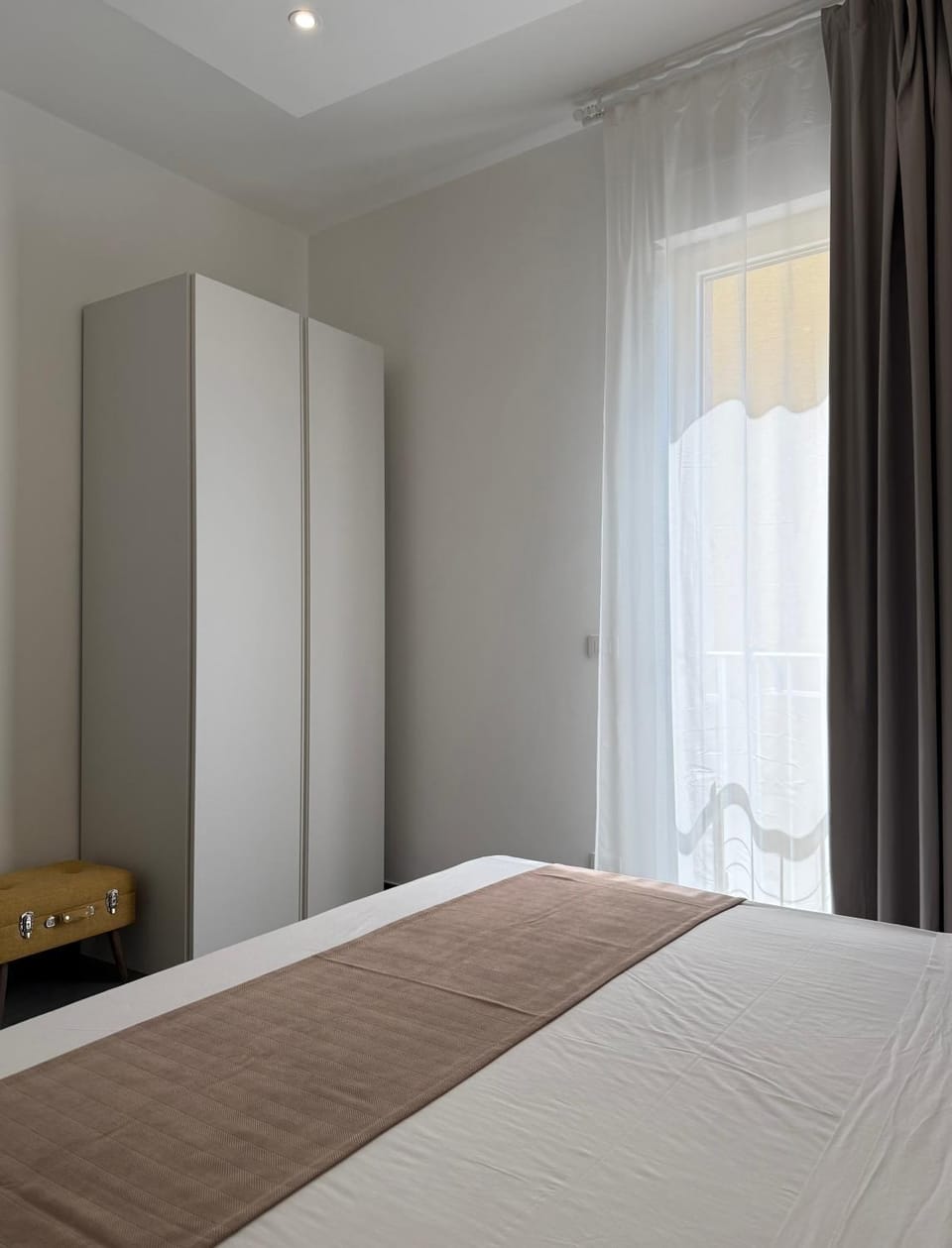 Bed, Photo of the whole room, Bedroom, wardrobe
