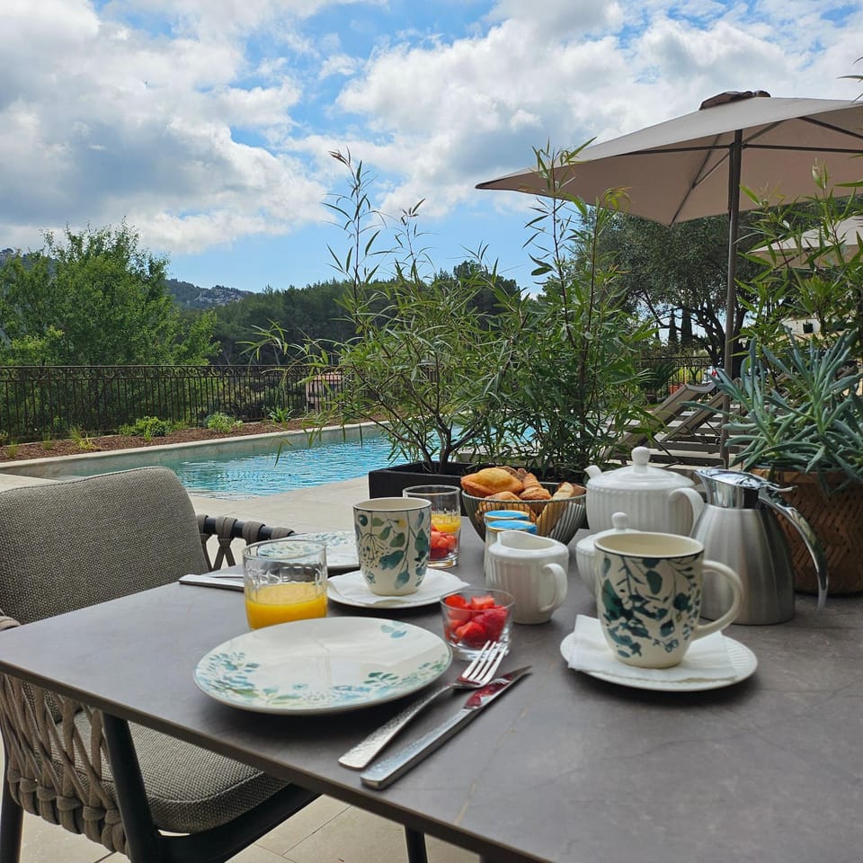 Food and drinks, Pool view, Swimming pool