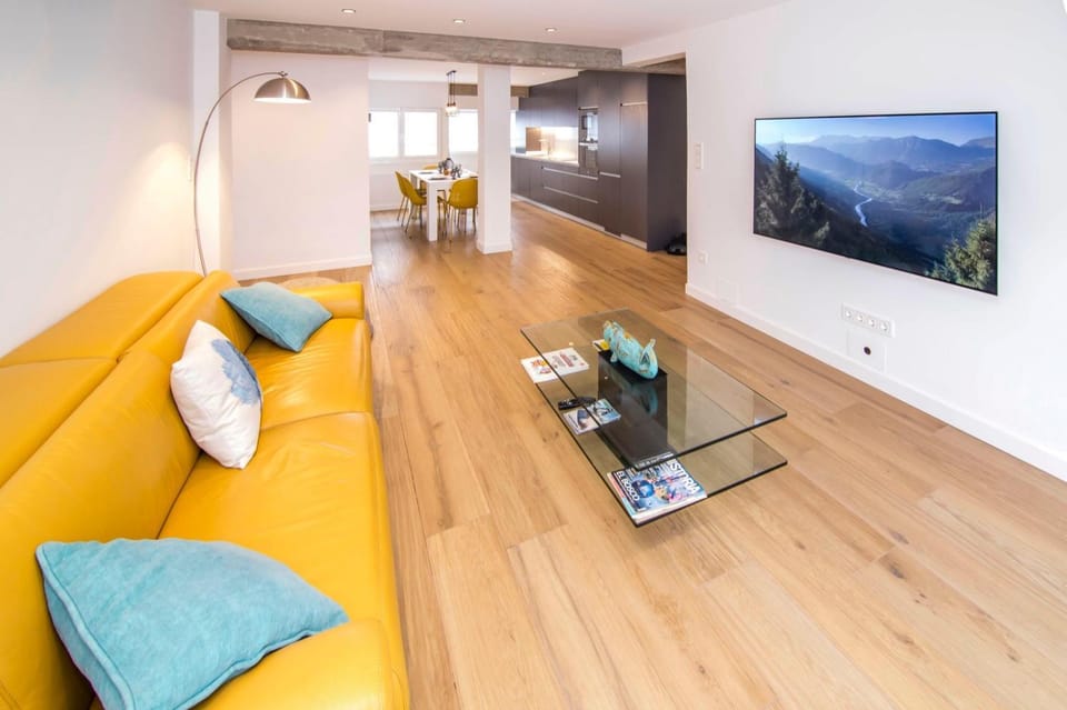 Communal lounge/ TV room