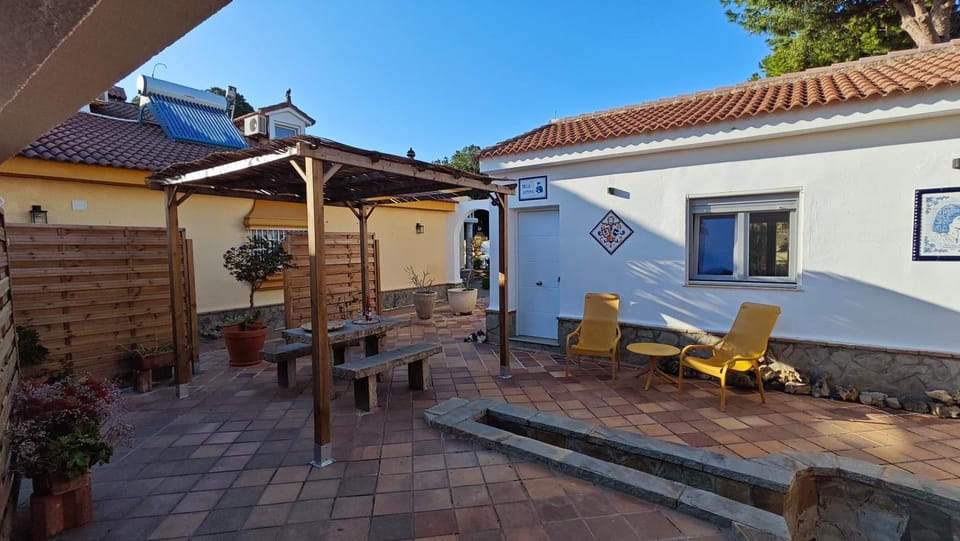 Property building, BBQ facilities, View (from property/room), Balcony/Terrace, Balcony/Terrace, Seating area, Dining area, Swimming pool, sunbed