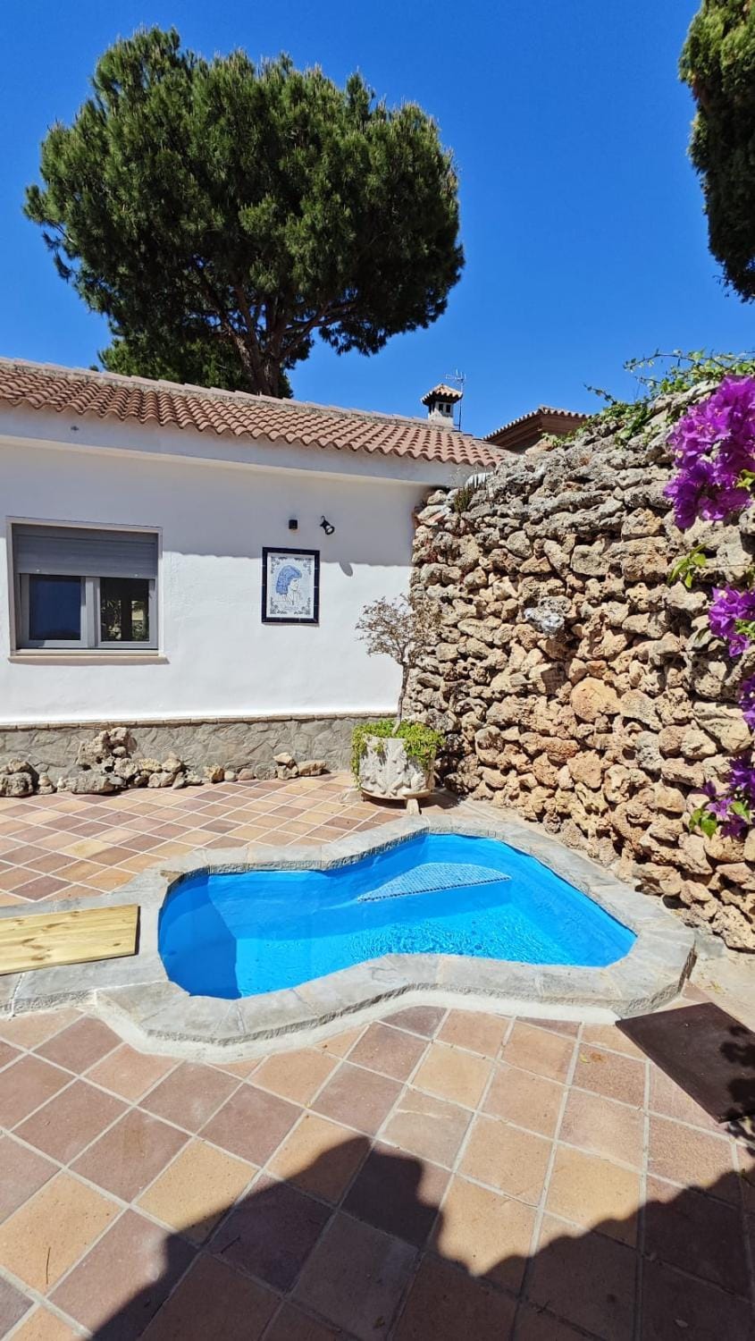 Property building, Patio, Day, Pool view, Swimming pool, Swimming pool