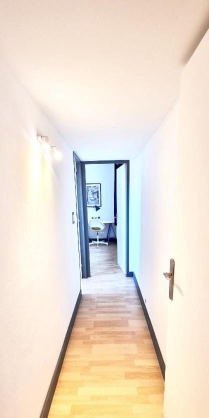 Gd Appartement climatisé, 5 personnes, 15 min a pied de la place de la Comédie, 15 min en voiture des plages Apartment in Montpellier