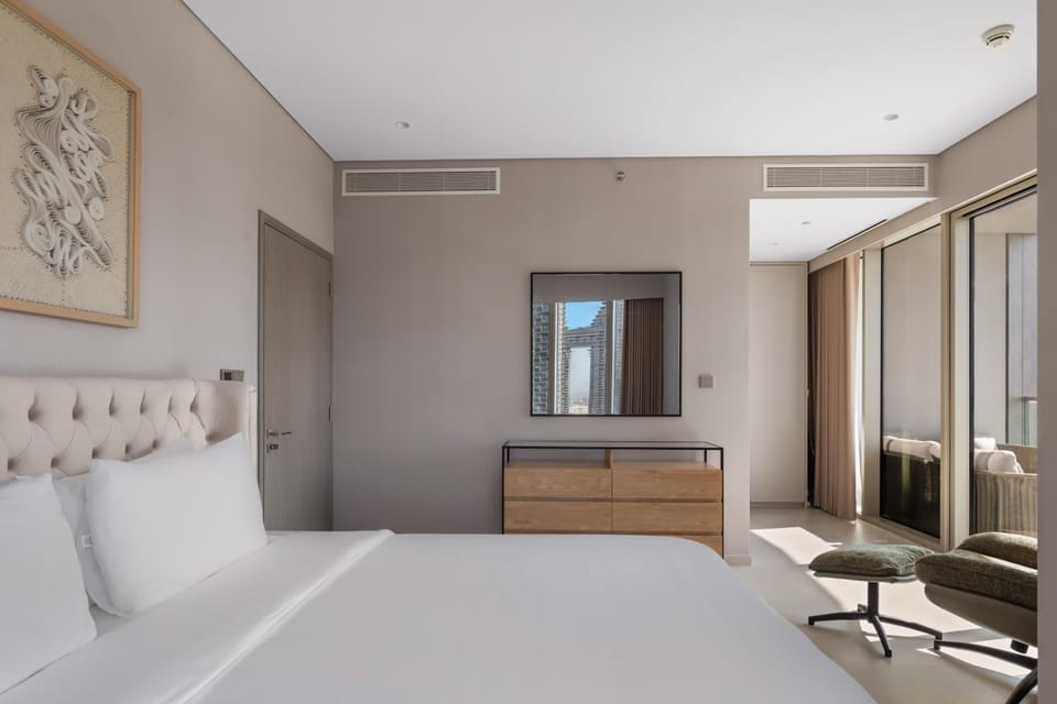 Burj Khalifa View 2 BR Apartment w Parking Apartment in Dubai