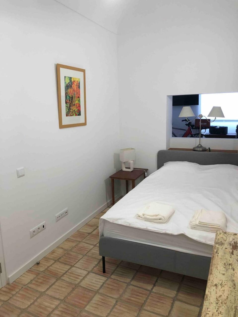Communal lounge/ TV room, Bed, TV and multimedia, Decorative detail, Bedroom