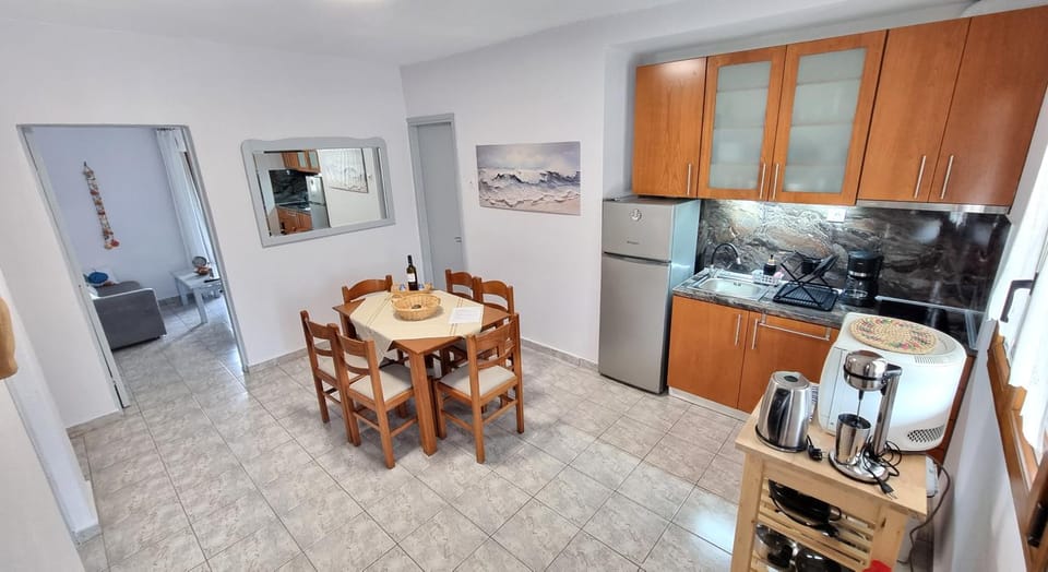 Coffee/tea facilities, Kitchen or kitchenette, Living room, Dining area, kitchen