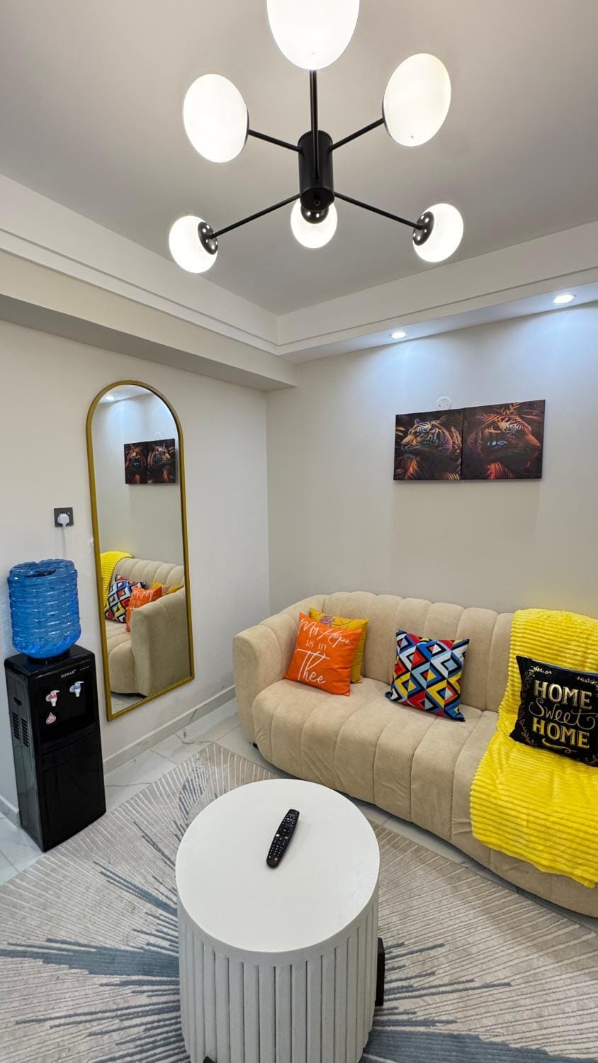 Executive 1BR Penthouse kilimani,free Parking, Near CBD,wifi,netflix Apartment in Nairobi County