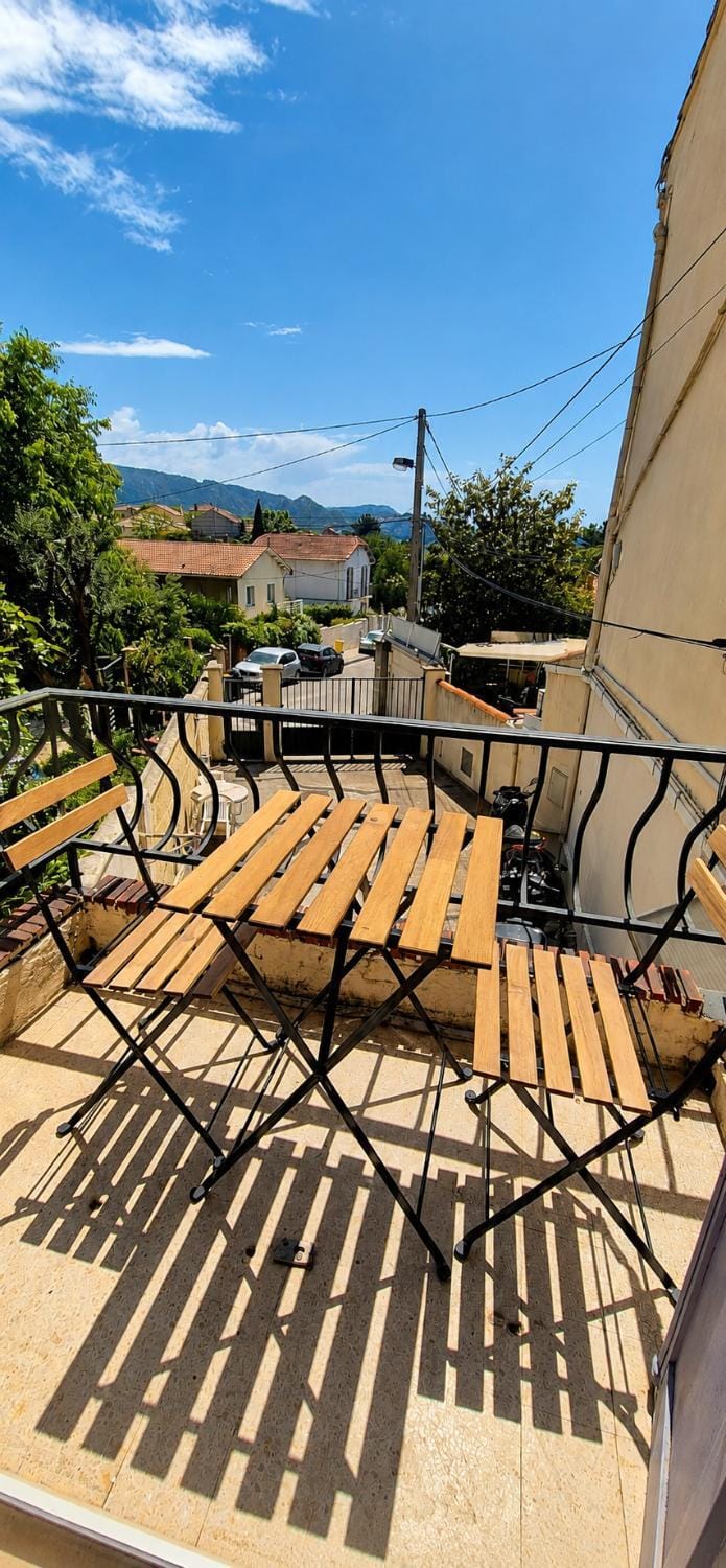 Maisonnette rénovée avec cour, clim et métro à 5 min Apartment in Marseille
